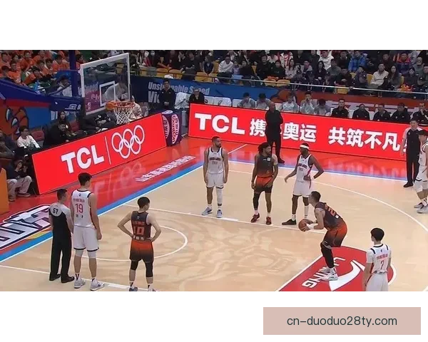 山西击败广厦四人出色六人低迷